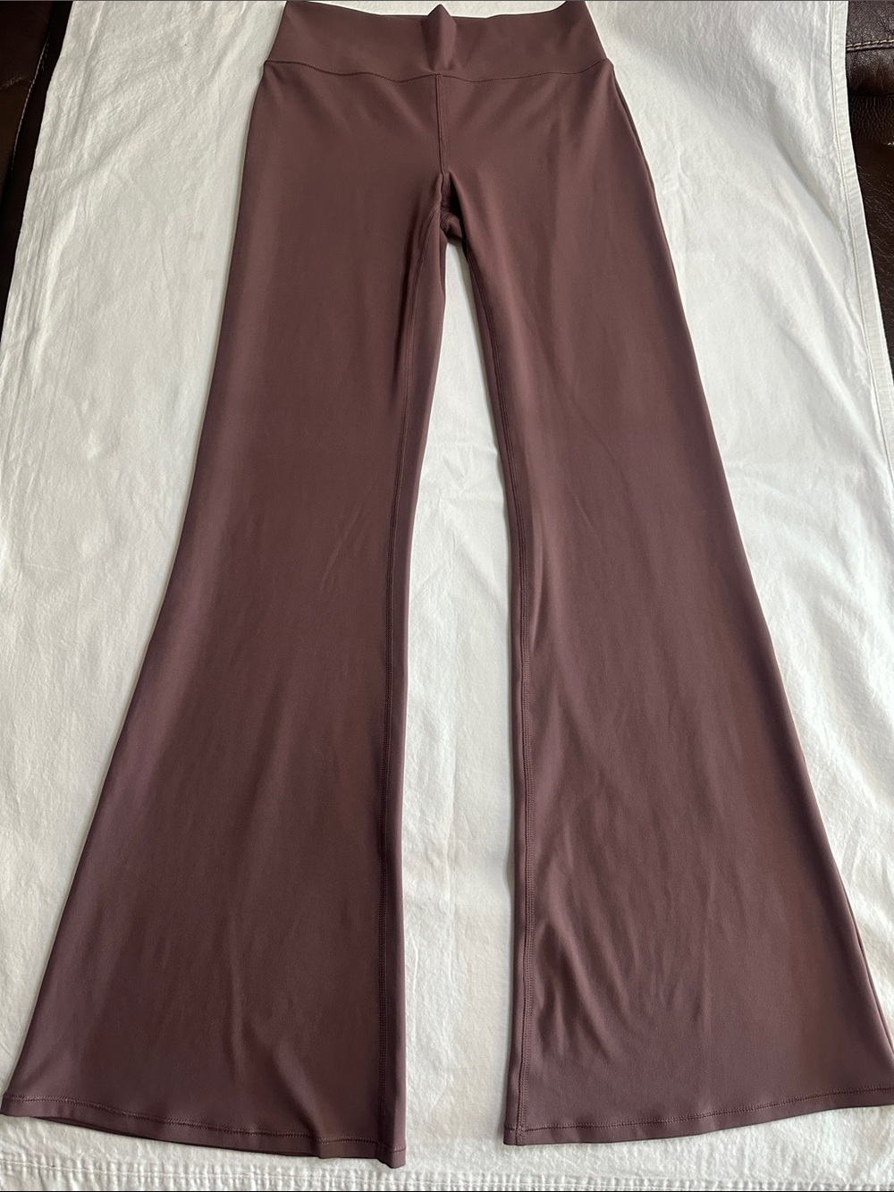 Vuori Studio Flare Pant Size M NWOT